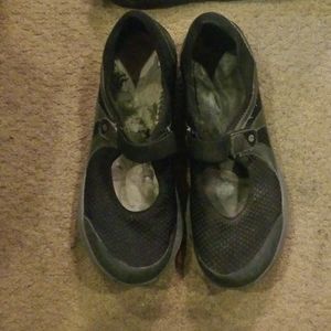 Slip on Tennis Shoes